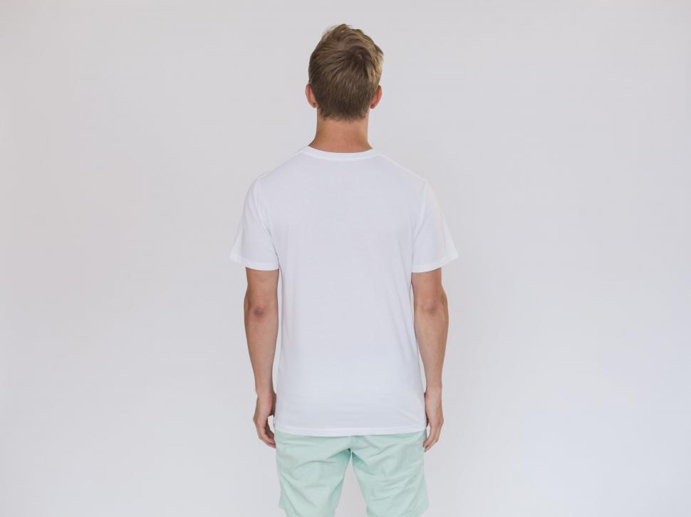 Free Image of Man in plain white t-shirt, from the back 
