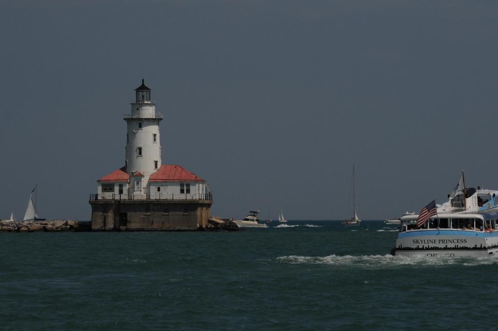 Free Image of Lighthouse and boats 