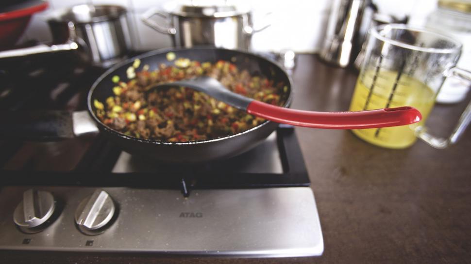 Free Image of Cooking stir fry on a modern stove 