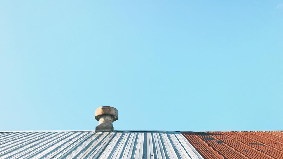 Free Image of Industrial rooftop with metal surfaces 