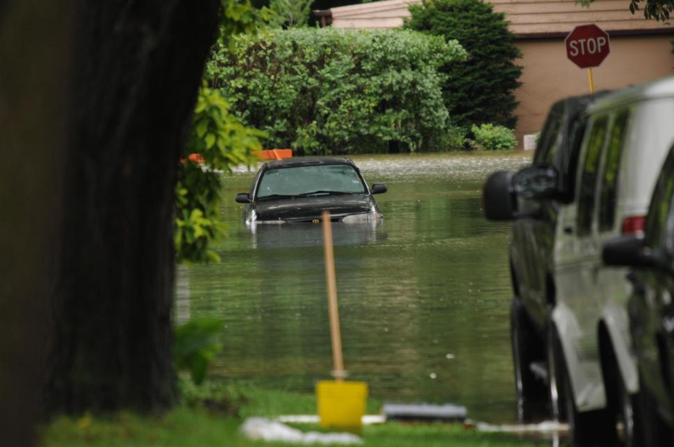 Free Image of Flooded car 