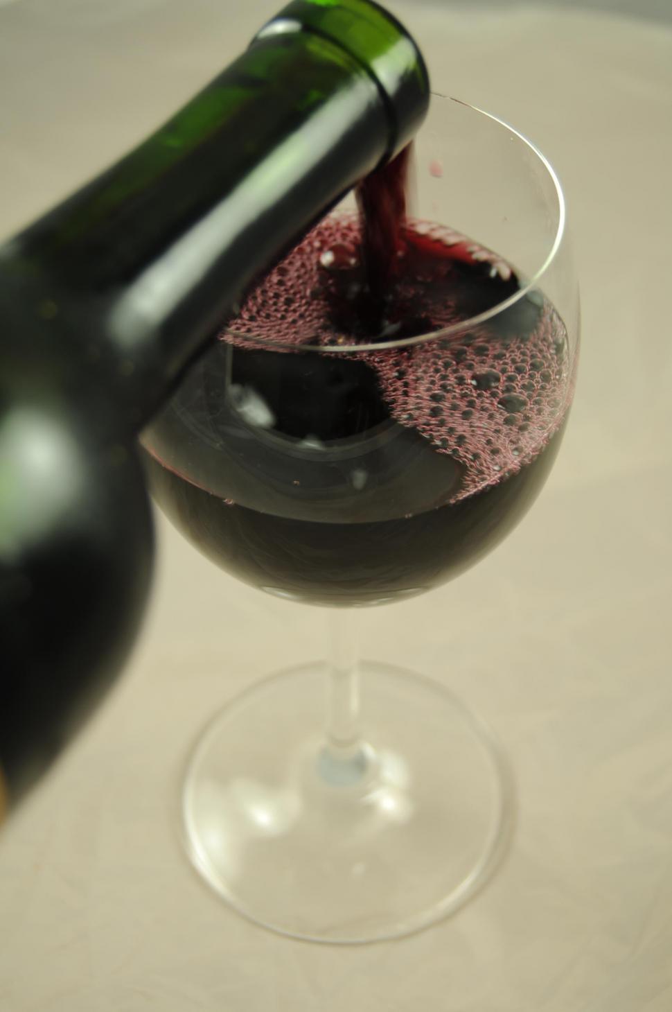 Free Image of Pouring wine 