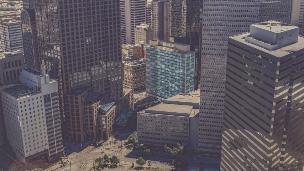 Free Image of Urban landscape with skyscrapers under sunlight 