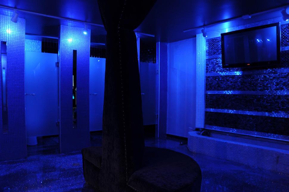 Free Image of Comfy blue restroom 