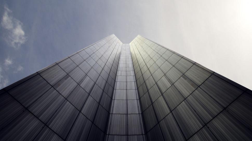 Free Image of Skyscraper reaching for the sky 