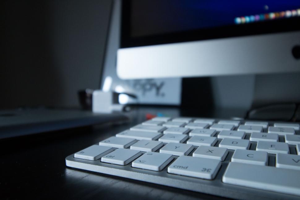 Free Image of Close-up of a white keyboard and iMac 
