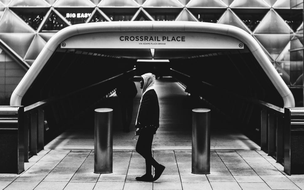 Free Image of Monochrome pedestrian at Crossrail Place 