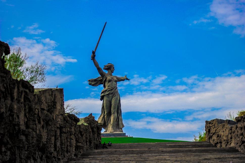 Free Image of Statue of warrior woman with a sword 