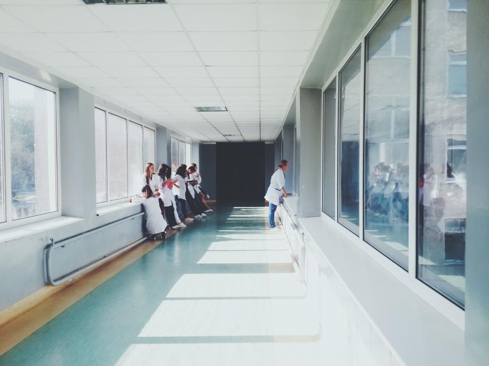 Free Image of Medical staff working in hospital corridor 