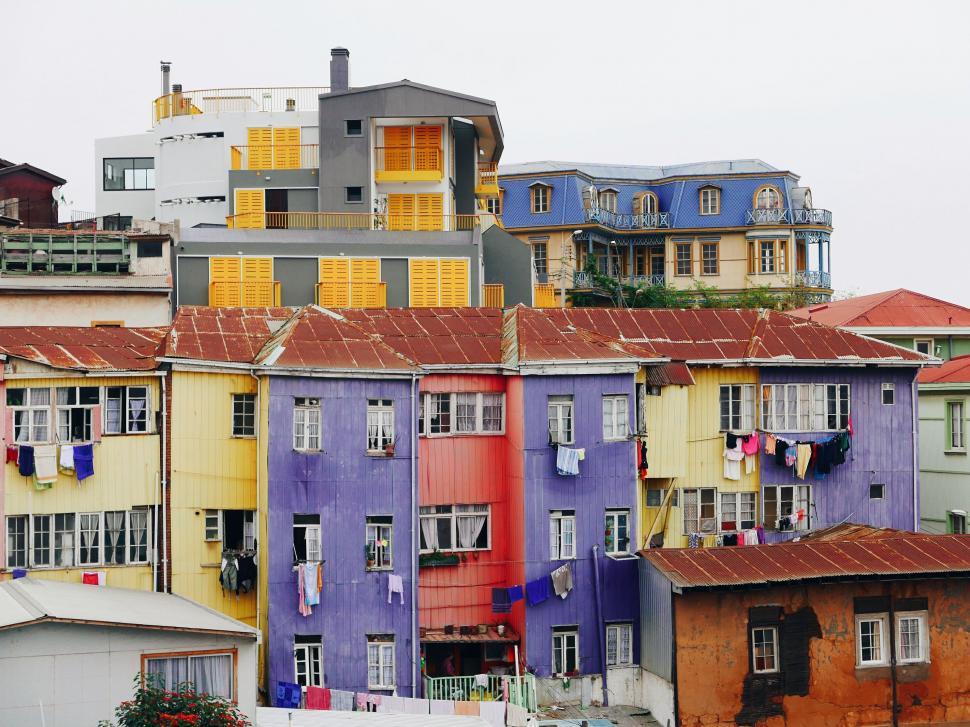 Free Image of Colorful buildings with laundry lines 
