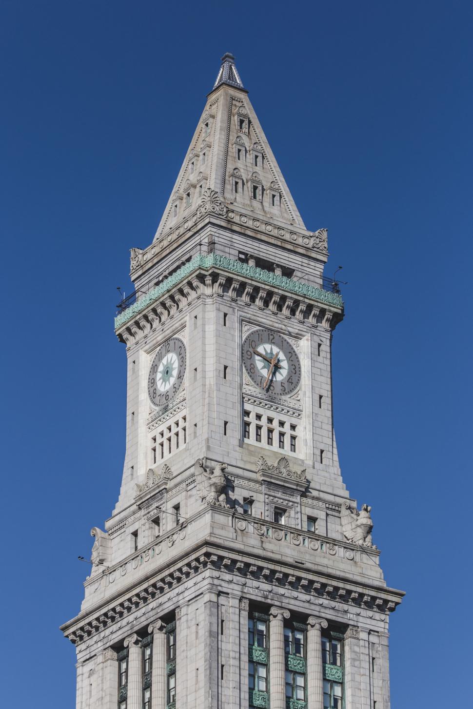 Free Image of Iconic clock tower against blue sky 