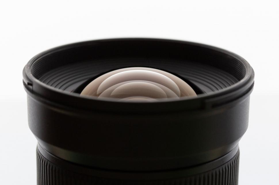 Free Image of Close-up of a camera lens aperture 