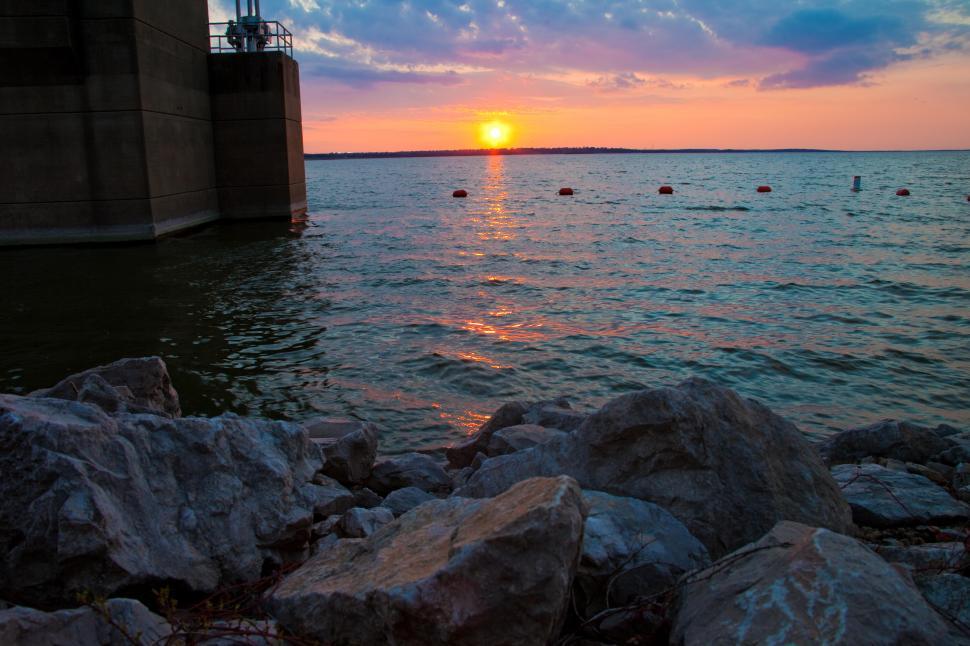 Free Image of Sunset with dam 