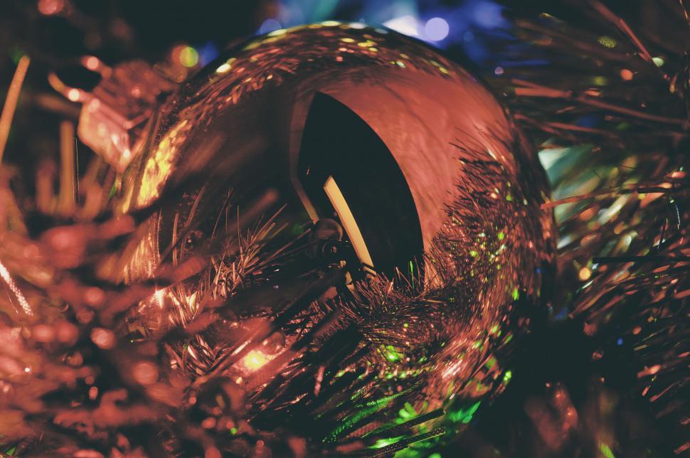 Free Image of Close-up of a shiny red Christmas bauble 