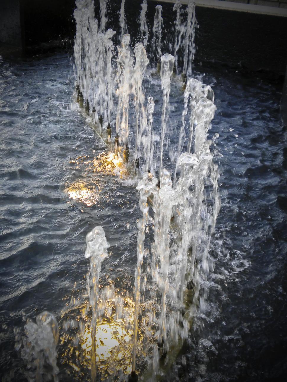 Free Image of Splash Fountain 