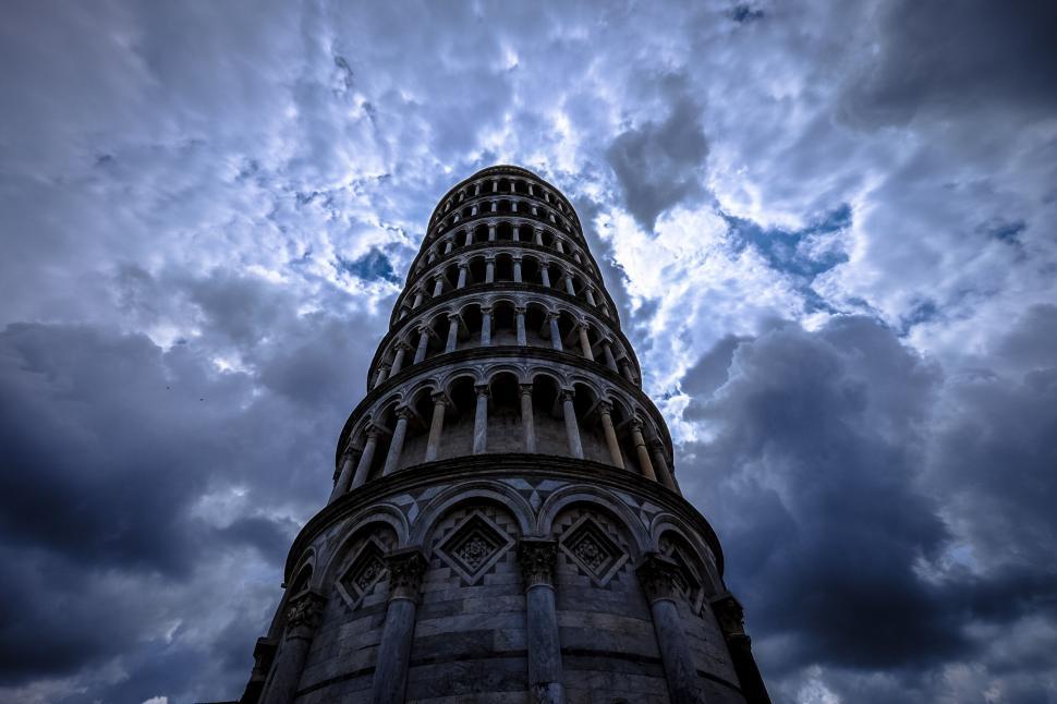 Free Image of Dramatic sky over Leaning Tower of Pisa 