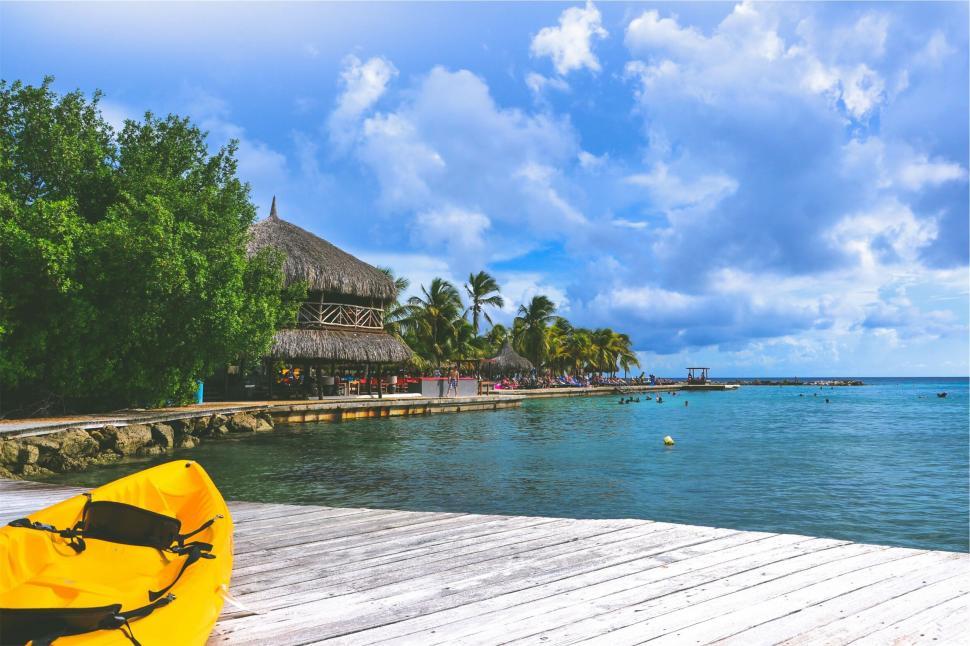 Free Image of Kayak on tropical beachfront dock 