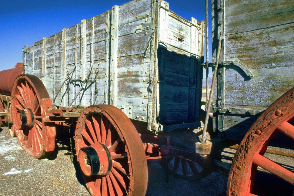 Free Image of Old wagons 
