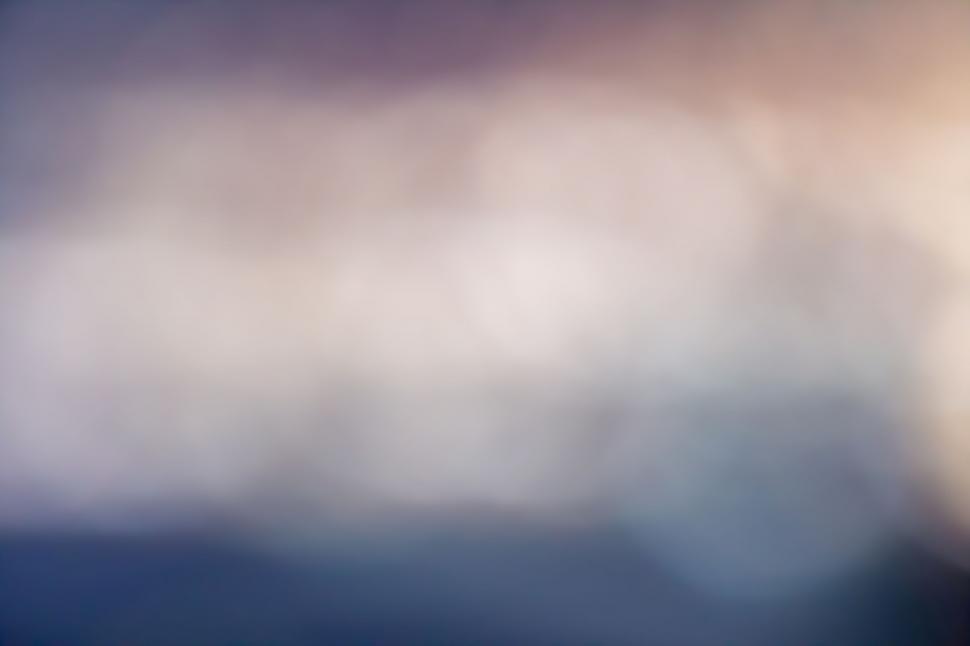 Free Image of Blurred landscape with cool tones 