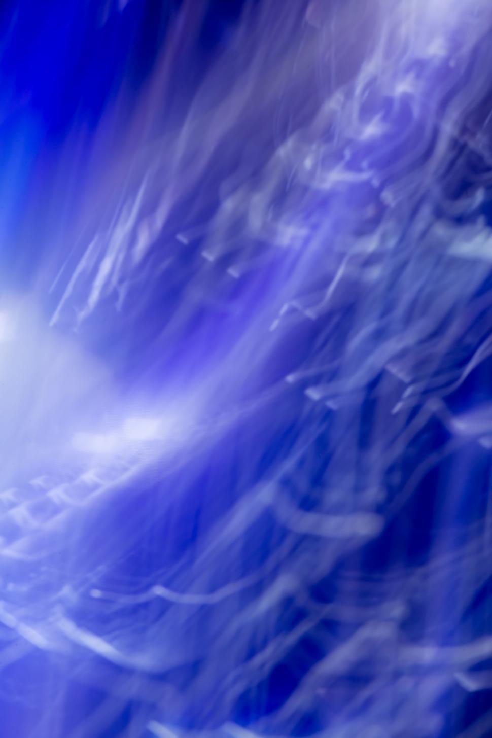 Free Image of Ethereal blue webbed pattern motion blur 