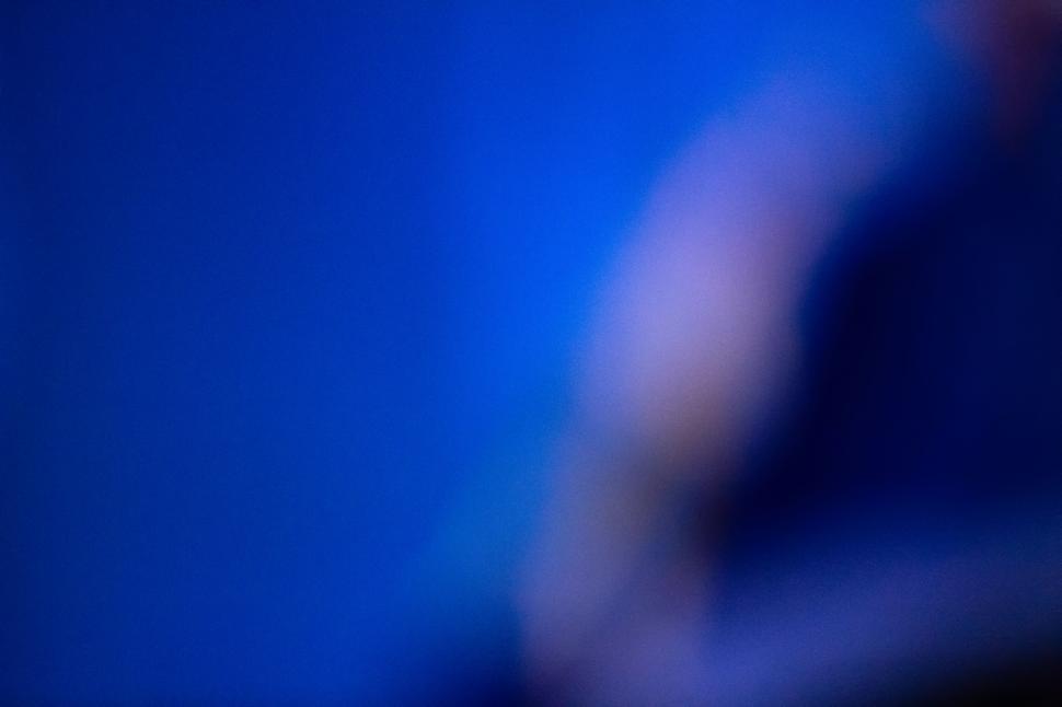 Free Image of Blurred blue gradient background image 