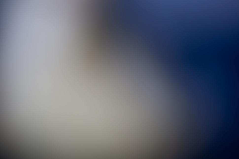 Free Image of Smooth gradient blue and beige blur 