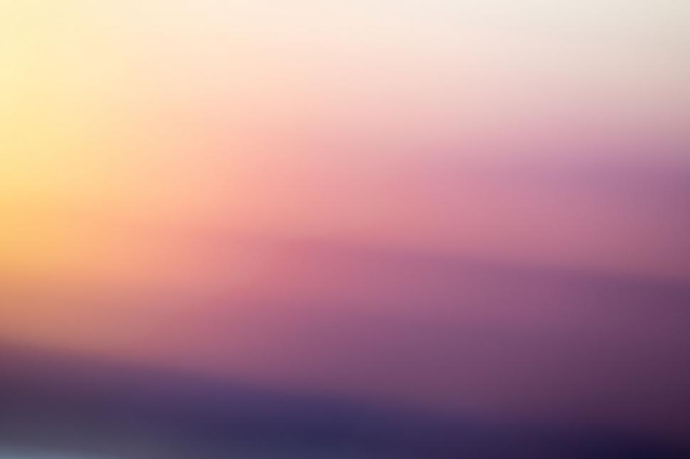 Free Image of Soft gradient sunset with pastel colors 