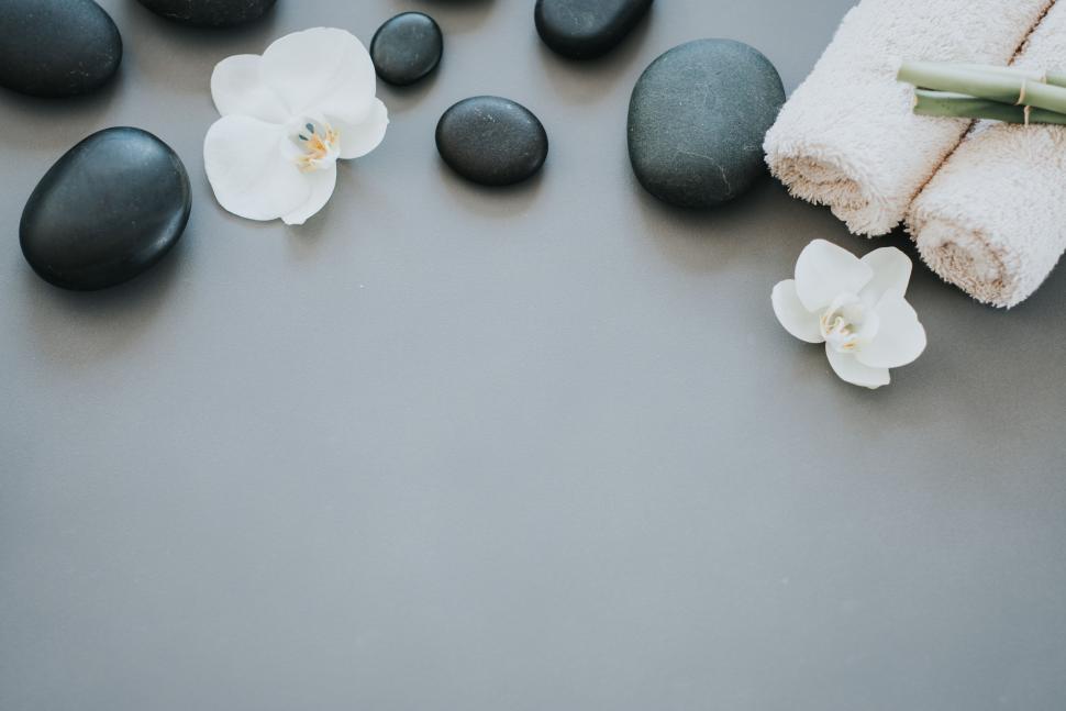 Free Image of Zen spa concept with stones and orchids 