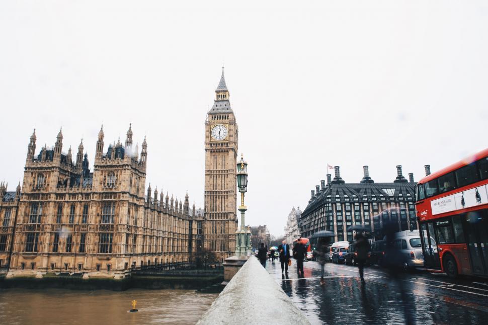 Free Image of Iconic London landmark on a rainy day 