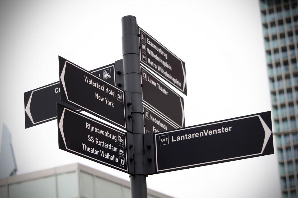 Free Image of Directional signpost in urban setting 