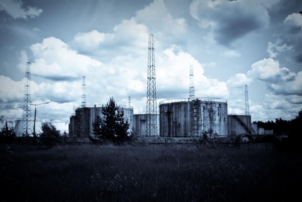 Free Image of Abandoned industrial silos with antennas 