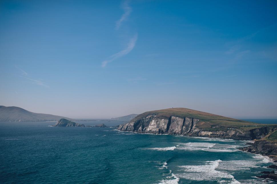 Free Image of Coastal landscape with cliffs and sea 