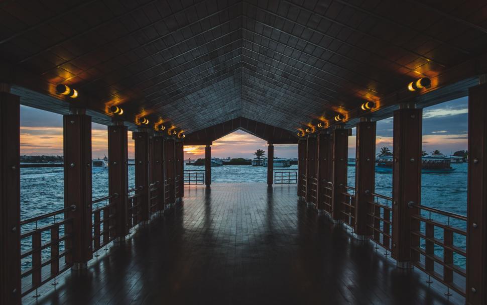 Free Image of Symmetrical pier architecture at sunset 