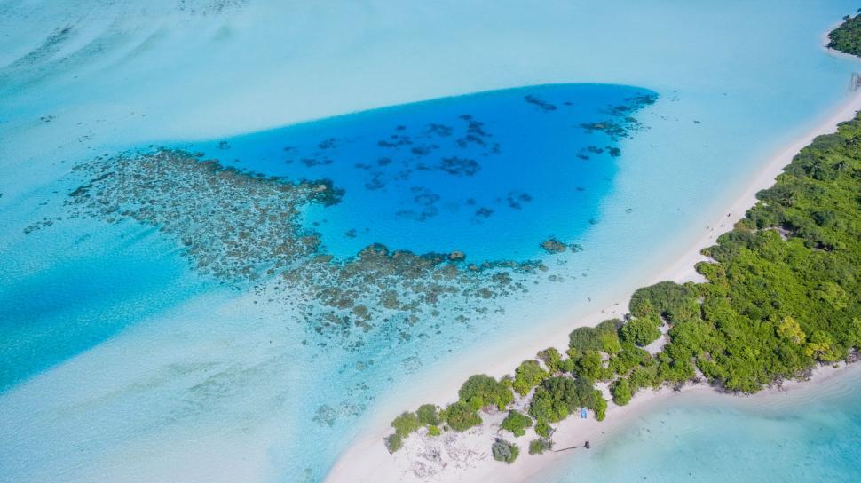 Free Image of Aerial view of tropical heart-shaped reef 