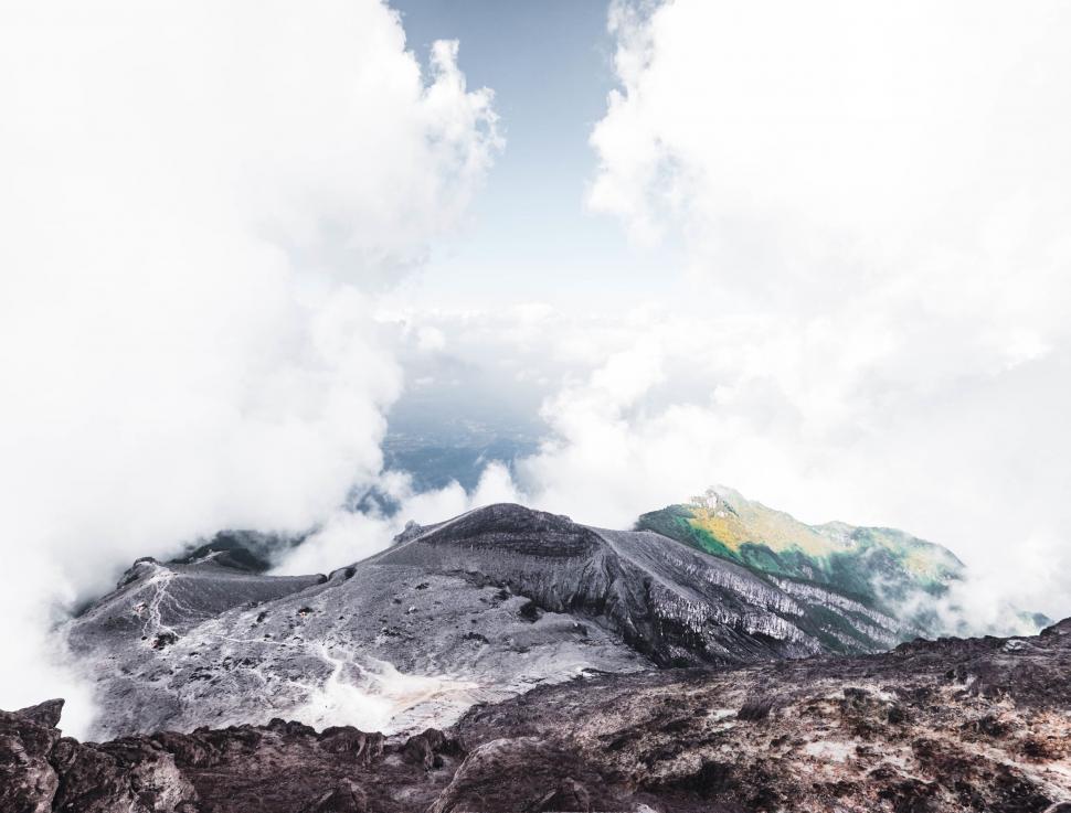 Free Image of Majestic mountain landscape with clouds 