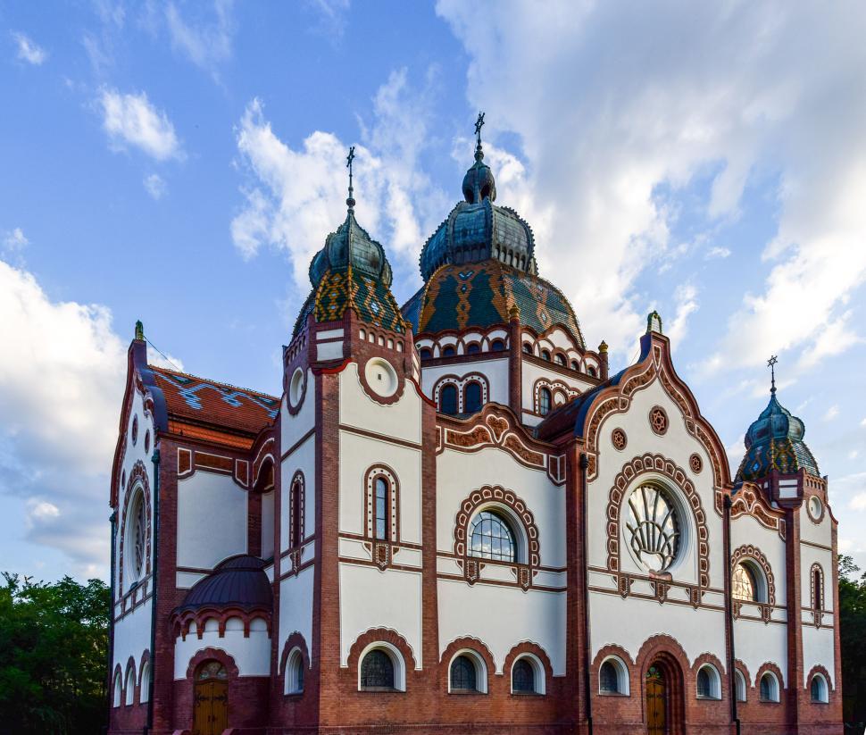 Free Image of Historic synagogue with ornate facade 