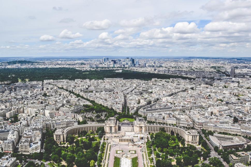 Free Image of Aerial view of Paris with Trocadero Gardens 
