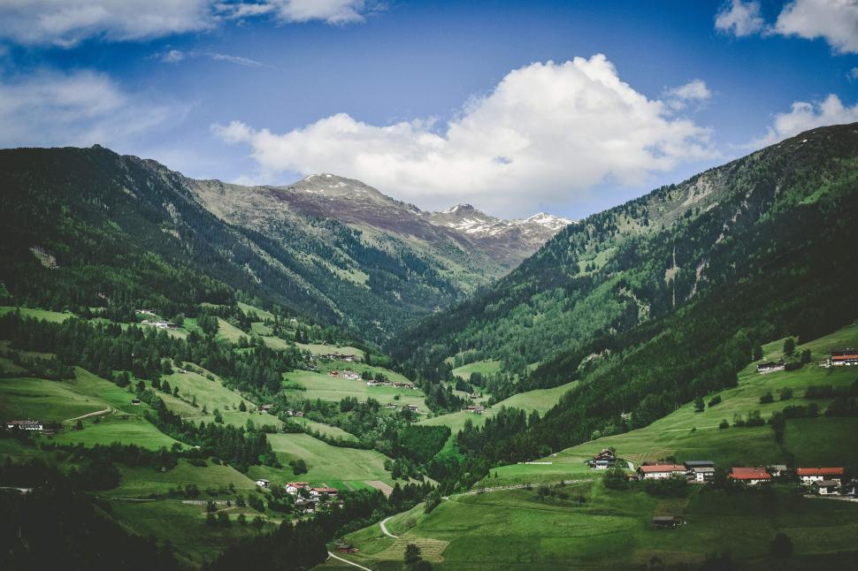 Free Image of Lush green Alpine mountain landscape 