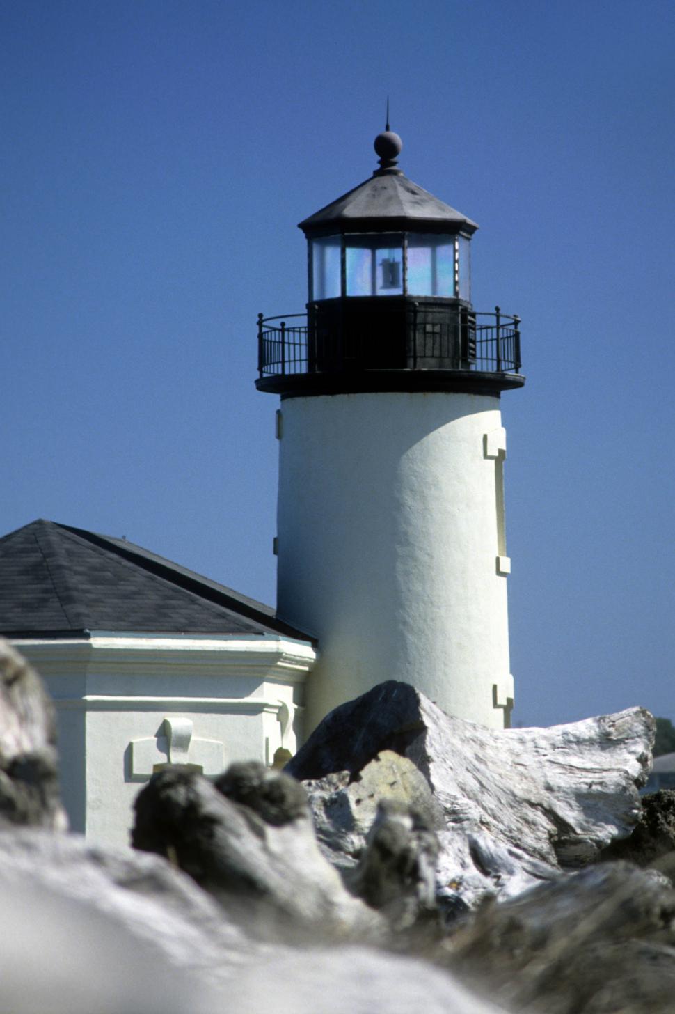 Free Image of White lighthouse 