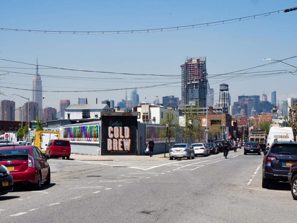 Free Image of Urban street with New York City skyline 