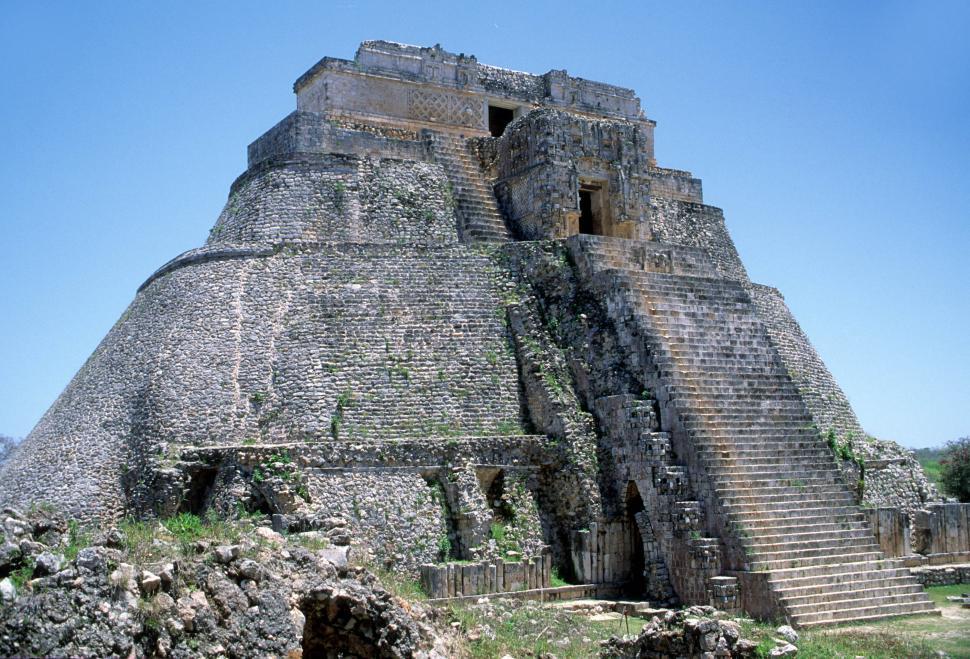 Free Image of Mayan temple 