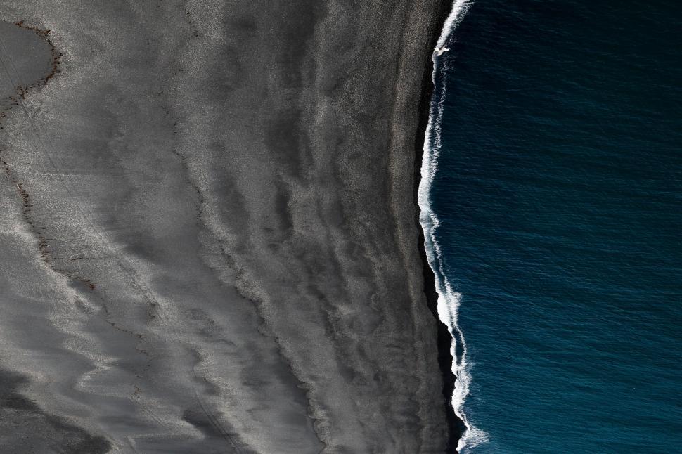 Free Image of Aerial beach shoreline and waves texture 