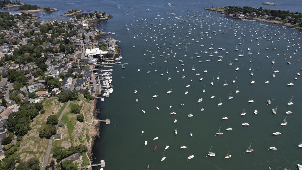 Free Image of Aerial view of boats in a crowded harbor 