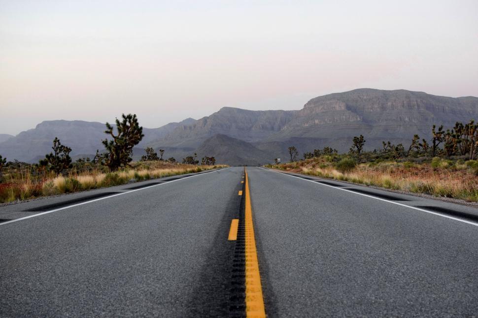 Free Image of Desert highway at twilight 
