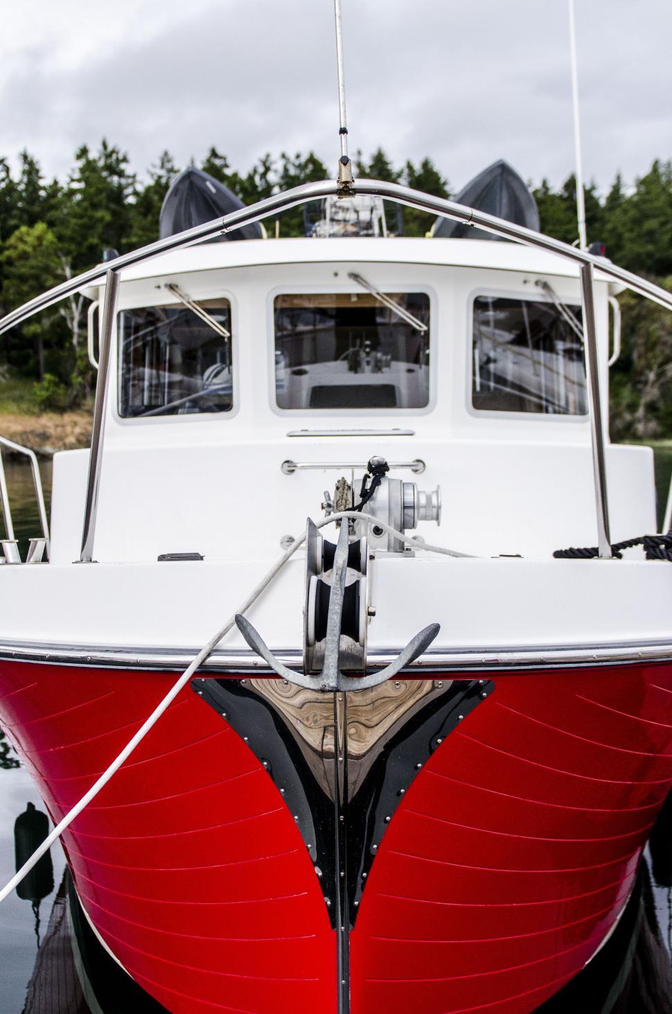 Free Image of Red and white boat moored at dock 