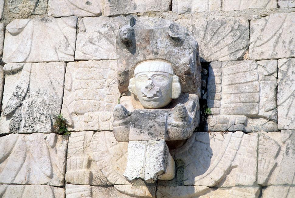 Free Image of Mayan sculpture 