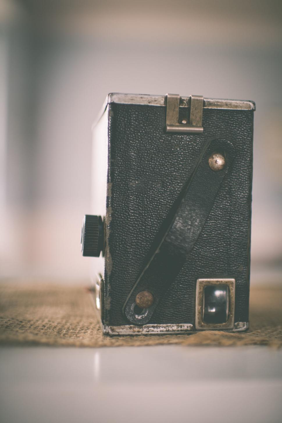 Free Image of Retro black box camera with leather cover 