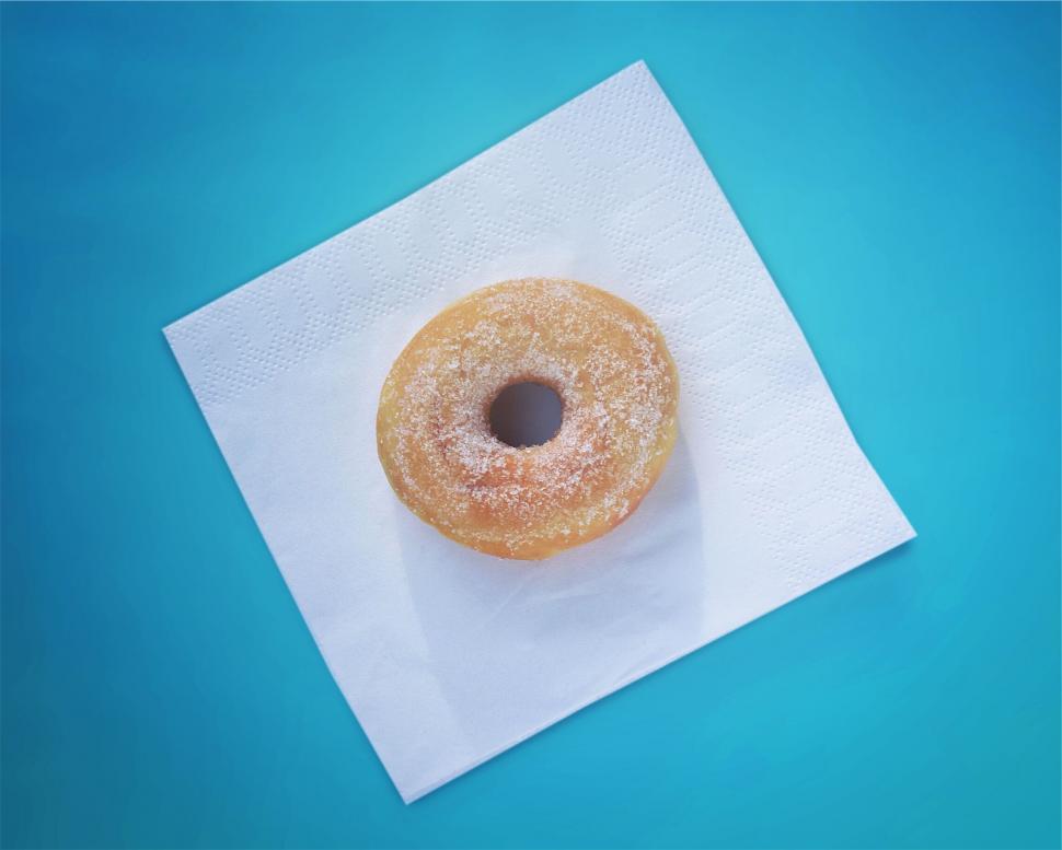 Free Image of Single sugared donut on a napkin 
