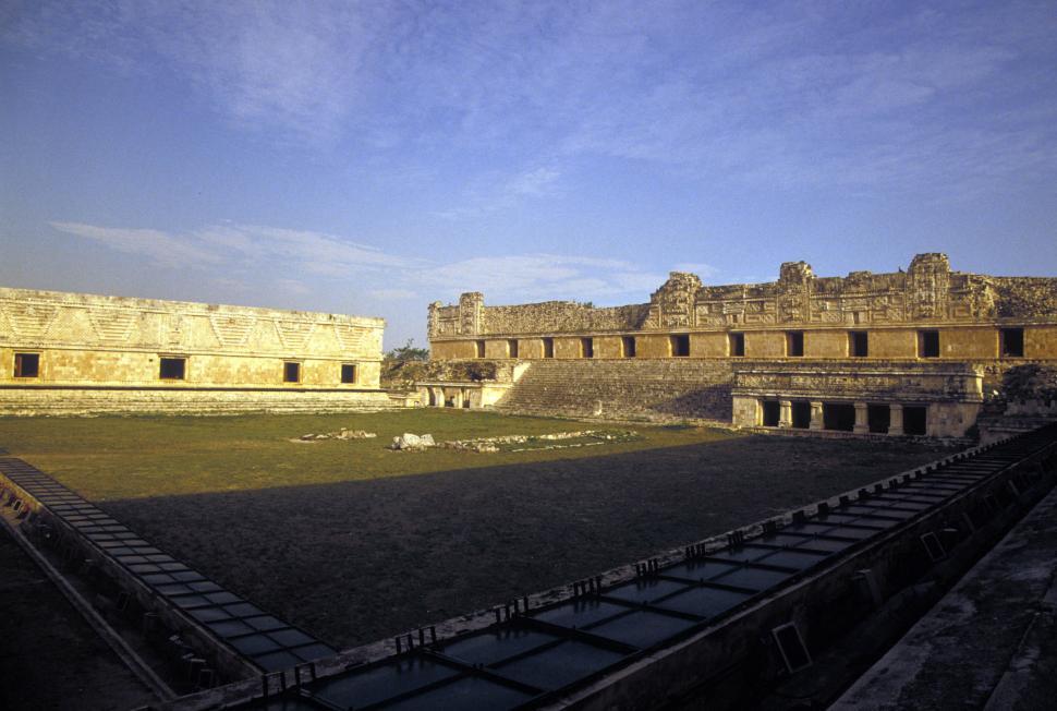 Free Image of Mayan ruins 