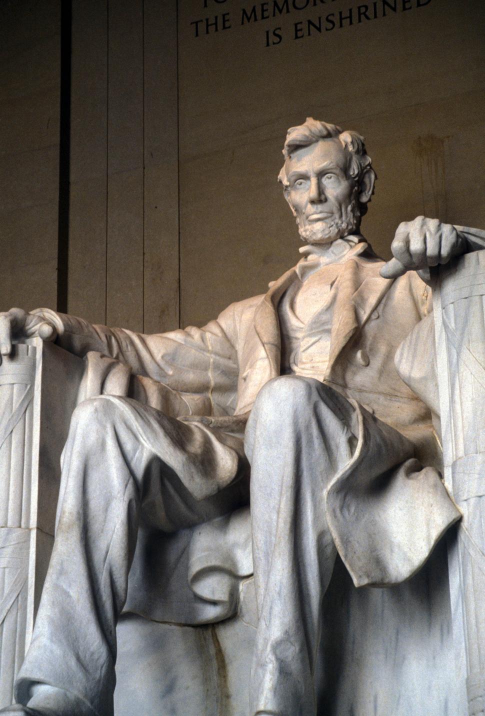 Free Image of Abraham Lincoln statue 